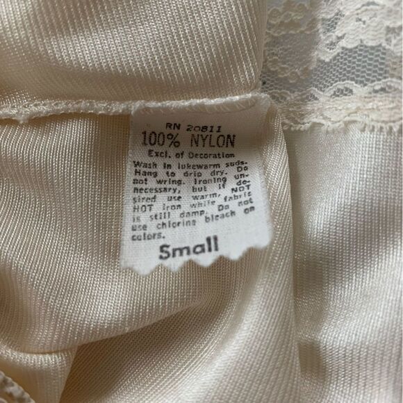 Vintage Ruffle Hem Slip Skirt - Picture 6 of 6